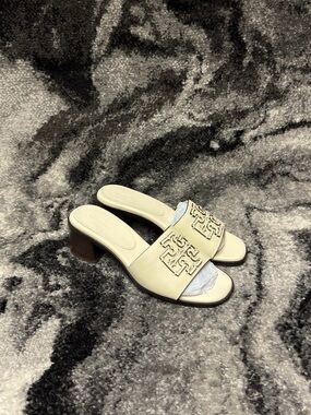 Tory Burch Ines Leather Mules Size 8 Cream and Black